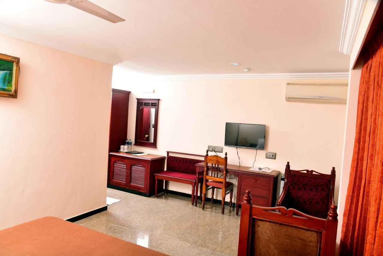 Hotel Kairali Towers Palakkad Exterior photo